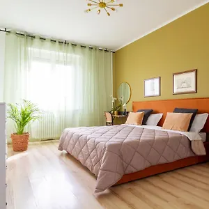 https://central-station-via-gioia-71-m3-sondrio.it-lombardy.com